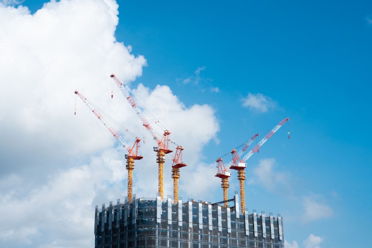 How does Octopus Estates handle property handovers and snagging for remote NRI investors?